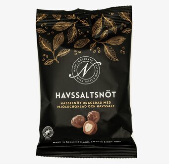 Narr Chocolate Havssaltsnöt förpackning med elegant design
