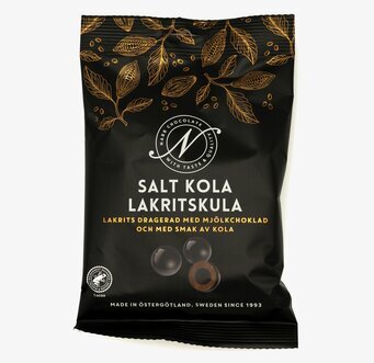 Salt Kola Lakritskula från Narr Chocolate i svart påse