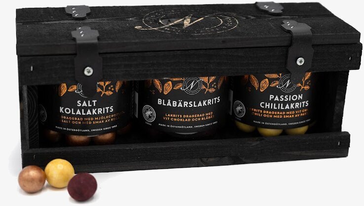 Lakrits Lådan från Narr Chocolate i elegant trälåda
