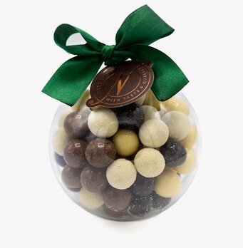 Julkula Frost från Narr Chocolate med färgglada chokladkulor