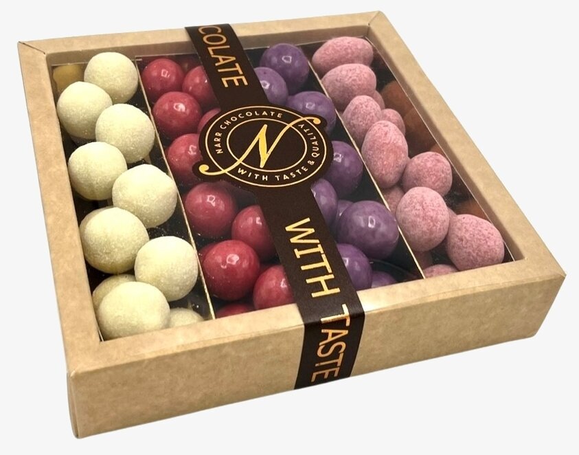 Ask Fyra Smaker från Narr Chocolate med fyra chokladkulor