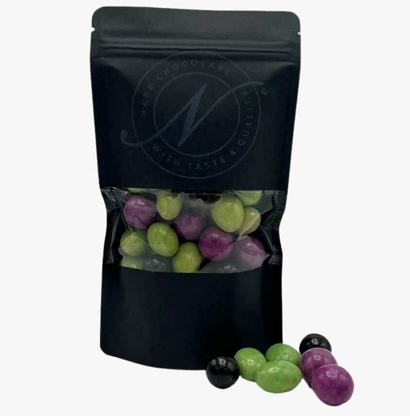 Favoritpåsen från Narr Chocolate med färgglada godisbitar