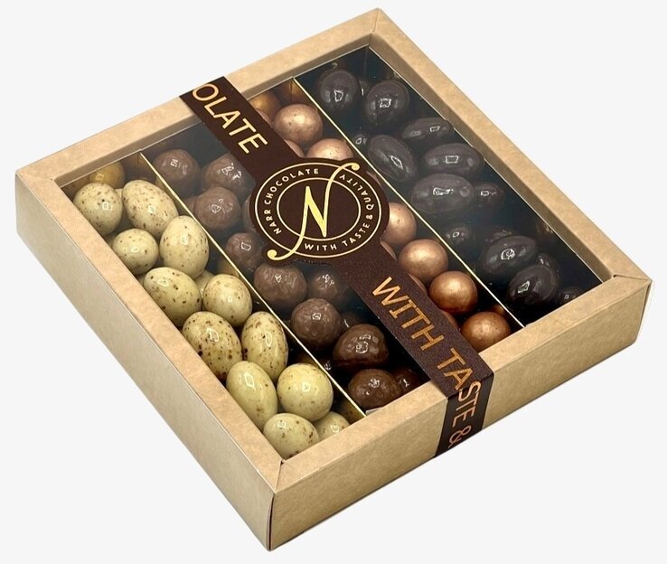 Ask Fyra Smaker från Narr Chocolate i elegant förpackning