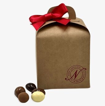 Jullåda Stor från Narr Chocolate med röd rosett och handtag