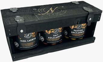 Lakrits Lådan från Narr Chocolate med tre burkar lakrits