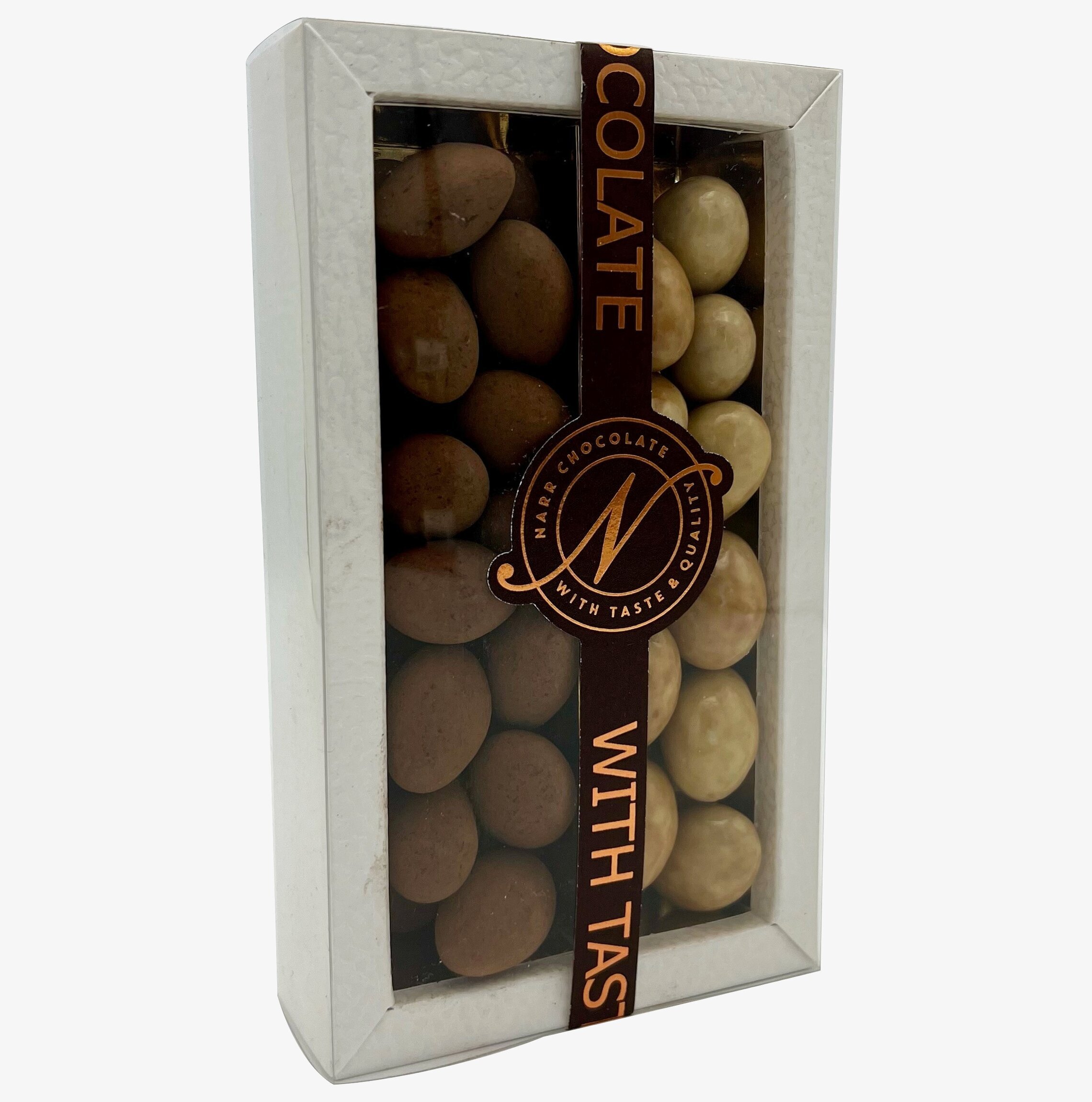 Bild av elegant presentförpackning med chokladmandlar